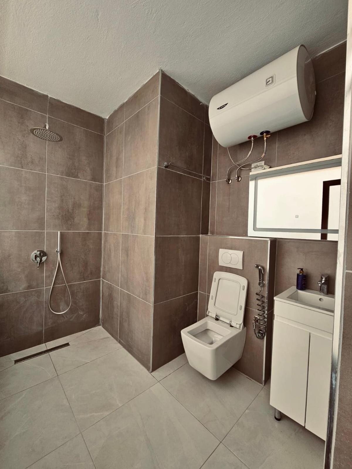 Hi5 Rooms Tirana Exterior foto